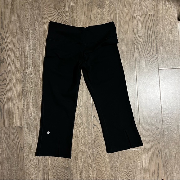 Vintage lululemon cropped yoga pants - Picture 2 of 4